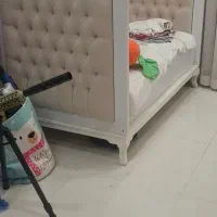 تخت شیک و سالم