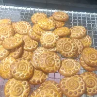 به یک کارگر ساده جهت کار در کلوچه پزی نیازمندیم