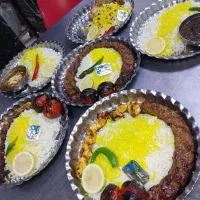 رستوران . تهیه غذا . آماد خدمت رسانی