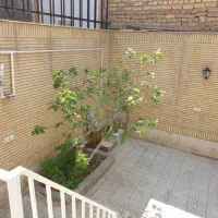 سوئیت دربست حیاط دار و پارکینگ دار|اجارهٔ کوتاه‌مدت آپارتمان و سوئیت|کاشان, ولیعصر|دیوار