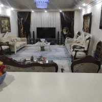 ۱۱۷ متر،۳خوابه،پذیرایی پرده خور،بدون پرتی