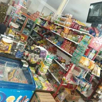 فروشنده خانم یا اقا در هایپر مارکت