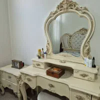 تخت دو نفره نو به همراه آینه و ۲ عسلی برند خارجی|تخت و سرویس خواب|تهران, پرستار|دیوار