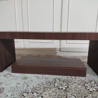 میز تلویزیون به ابعاد طول۳۷cmعرض۱۲۰cmمیباشد