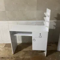 میز تحریر یا ناخن
