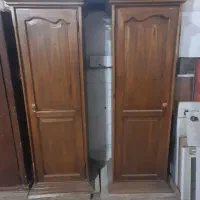 کمد چوبی دو درب قهوه‌ای با قفل ایمنی