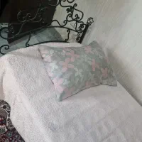 دو عدد تخت فرفوژه با تشک تخت و دو عدد فرش ۶ متری