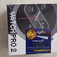 دو عدد ساعت هوشمند و معمولی