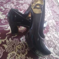 کفش زنانه ومردانه