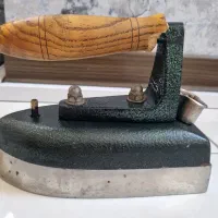 اتو سنگین نوستالژی کلکسیونی|کلکسیون اشیاء عتیقه|اسلامشهر, شهرک واوان|دیوار