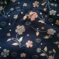 تعدای قواره پارچه بفروش میرسد