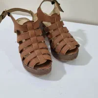 کفش مجلسی|کیف، کفش، کمربند|اسفراین, |دیوار