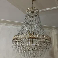 لوستر ۹تا لامپ داره