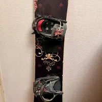 اسنوبرد زنانه کارکرده سالم همراه با فیکس نصب شده