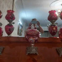 یک جفت لاله وشکلات خوری   مناسب میز کنسول