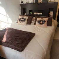 تخت دونفره و کمد