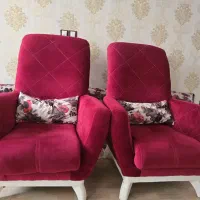 دو مبل تک نفره + میز وسط