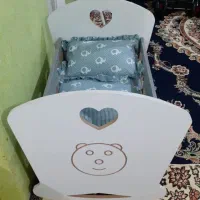 گهواره . تخت کنار مادر