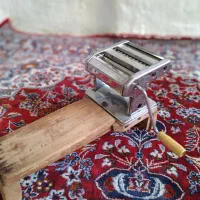 چرخ رشته‌بر‌ قدیمی|ظروف پخت‌وپز|صحنه, |دیوار