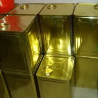 فروش عسل کنار دو حلبی