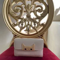 تعدادی کیف زنانه|کیف، کفش، کمربند|اندیشه, اندیشه فاز ۱|دیوار