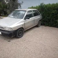 ۸۴ فرسوده اسقاط داده می شود ماشین روشن