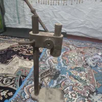 تشتک زن سر بطری