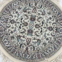 یک عددپادری ویک عددفرش گرد