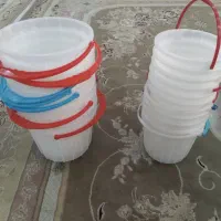 تعدادی سطل پلاستیکی زیر قیمت بازار
