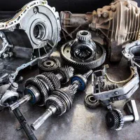 استخدام نیرو در کارخانه قطعات