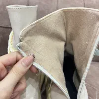 نیم بوت کفش|کیف، کفش، کمربند|رشت, یخسازی|دیوار