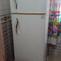 یخچال فریزر ۱۳فوت امرسان سالم درحال کارکردن