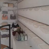 ویترین کیف و کفش