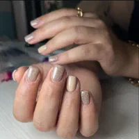 خدمات ناخن/استایل ساده و طبیعی