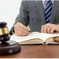 وکیل پایه یک دادگستری