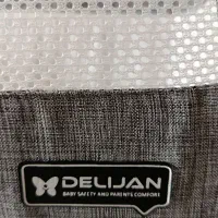 تخت کنار مادر