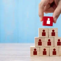 اینجا فقط خانم استخدام می‌کنیم