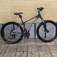 دوچرخه GIIANT در حد نو (یکسال کارکرد)