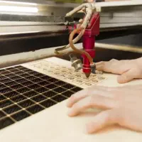 برش لیزر و حکاکی لیزری غیر فلزات