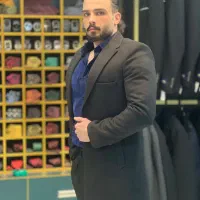 نیم پالتو|لباس|اصفهان, همدانیان|دیوار