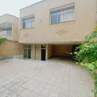 دوطبقه دربست/درب حیاط / استادشهریار/|اجارهٔ خانه و ویلا|اصفهان, شهریار|دیوار