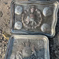 سینی شیرخورشید و چهار پادشاه مسی