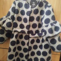 تعدادی مانتو پالتو