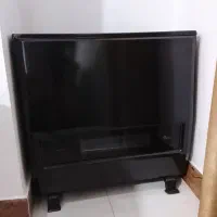 بخاری گازی شیشهای مشکی سالم و تمیز