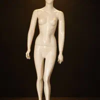 مانکن زنانه