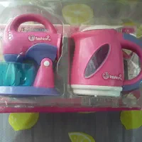 کفش بچگانه و اسباب بازی