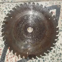 تیغه اره و پیستوله