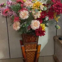 پشتی و تکیه گاه و گلدان گل|پشتی|لنجان, |دیوار