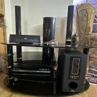 سینما ی خانواده مارشال همراه با میز شیشه ای