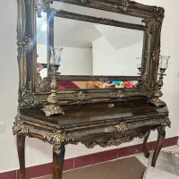 ایینه و کنسول شمعدان